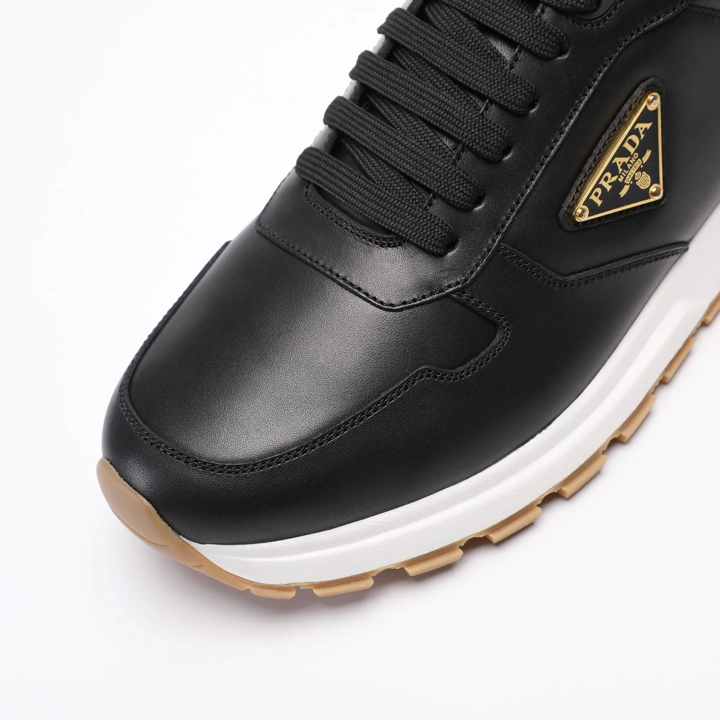 Batch 580 [PRADA] Men's shoes are popular in the counter, official website synchronization, high-quality shipments. Fabric: original cowhide with snakeskin. Lining: cowhide feet + cowhide lining. Outsole: original TPU + foam. Size: 38-46